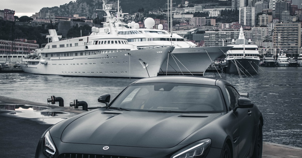 Noul BMW M5 2026: Prima generație hibridă cu 727 CP face saltul în era electrificării