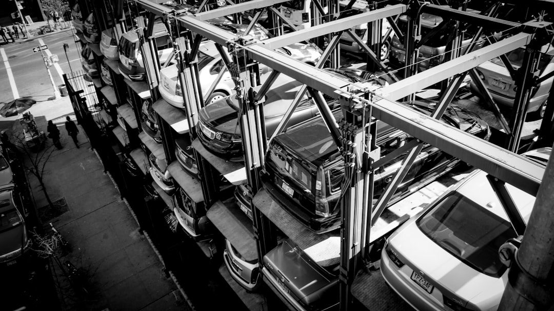 Tensiuni Geopolitice Redesenatează Piața Auto Globală și Locală: Scăderi și Noi Tendințe