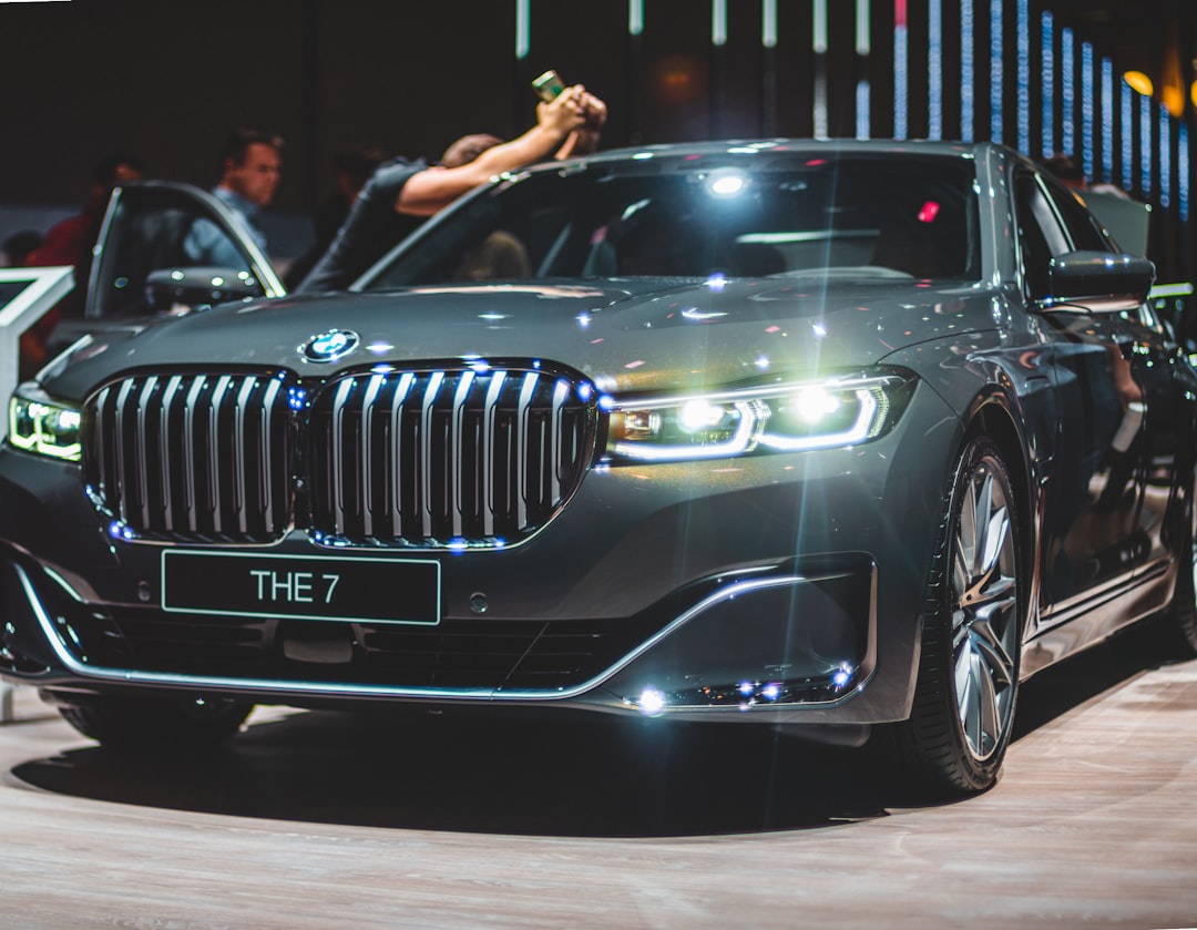 BMW i7: Colaborare Strategică cu Rimac Tehnology pentru Baterii de Înaltă Performanță