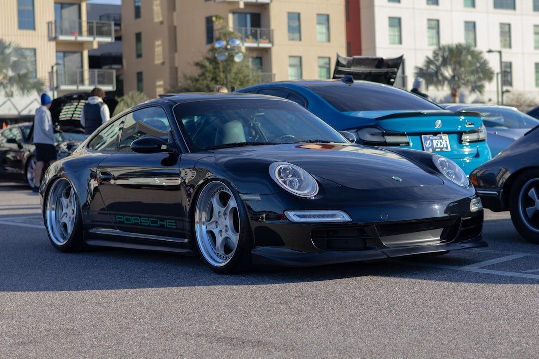 Porsche În Recul: Vânzările Scad cu 15%, Modelele Clasice Salvează Situația