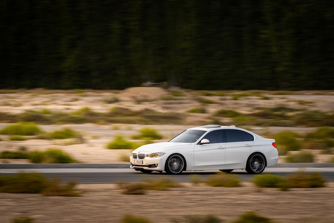 Test Drive: BMW 550e xDrive 2026 – Performanță de M, Eficiență Plug-in Hibridă