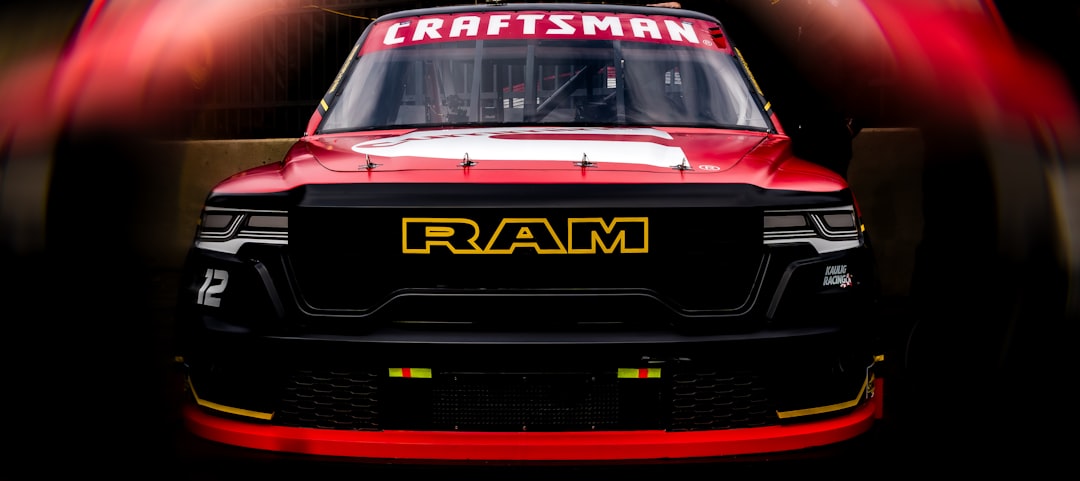 Dover Găzduiește ECOSAVE 200: O Constelație de Vedete și Debuturi Istorice în NASCAR Truck Series