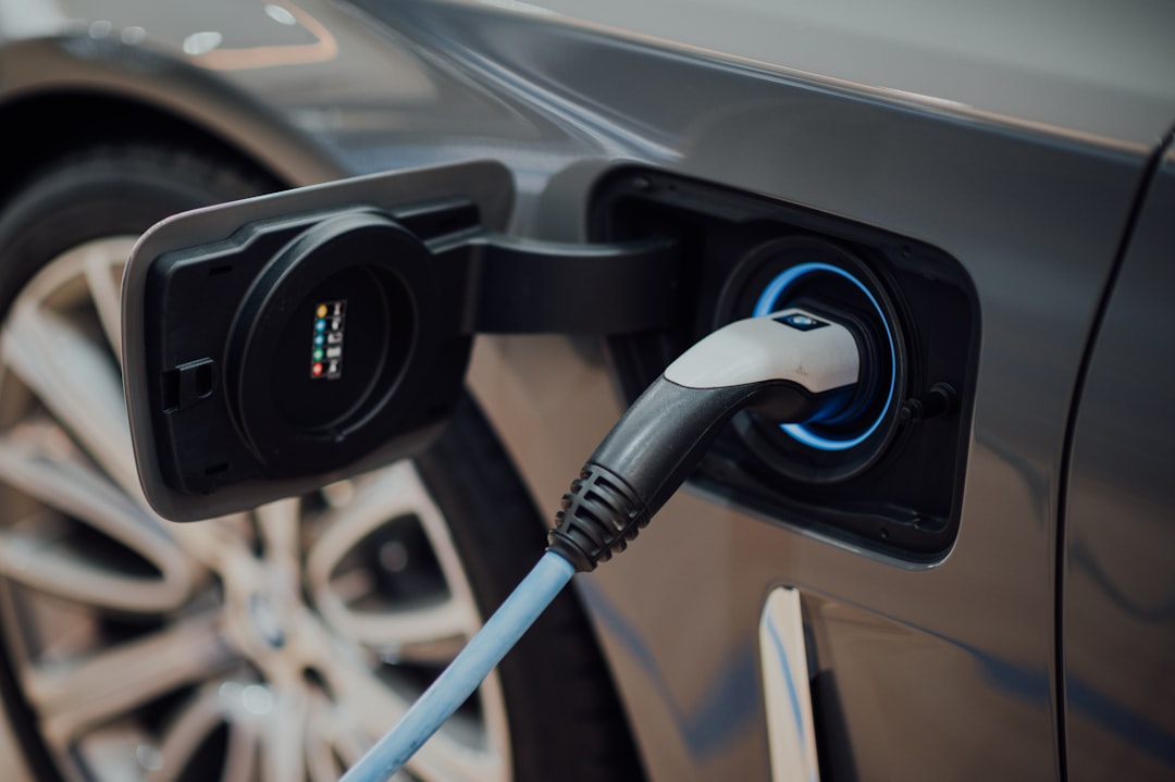 Revoluția Bateriilor Solide: Peste 1.000 km Autonomie, Gata de Producție în 2026