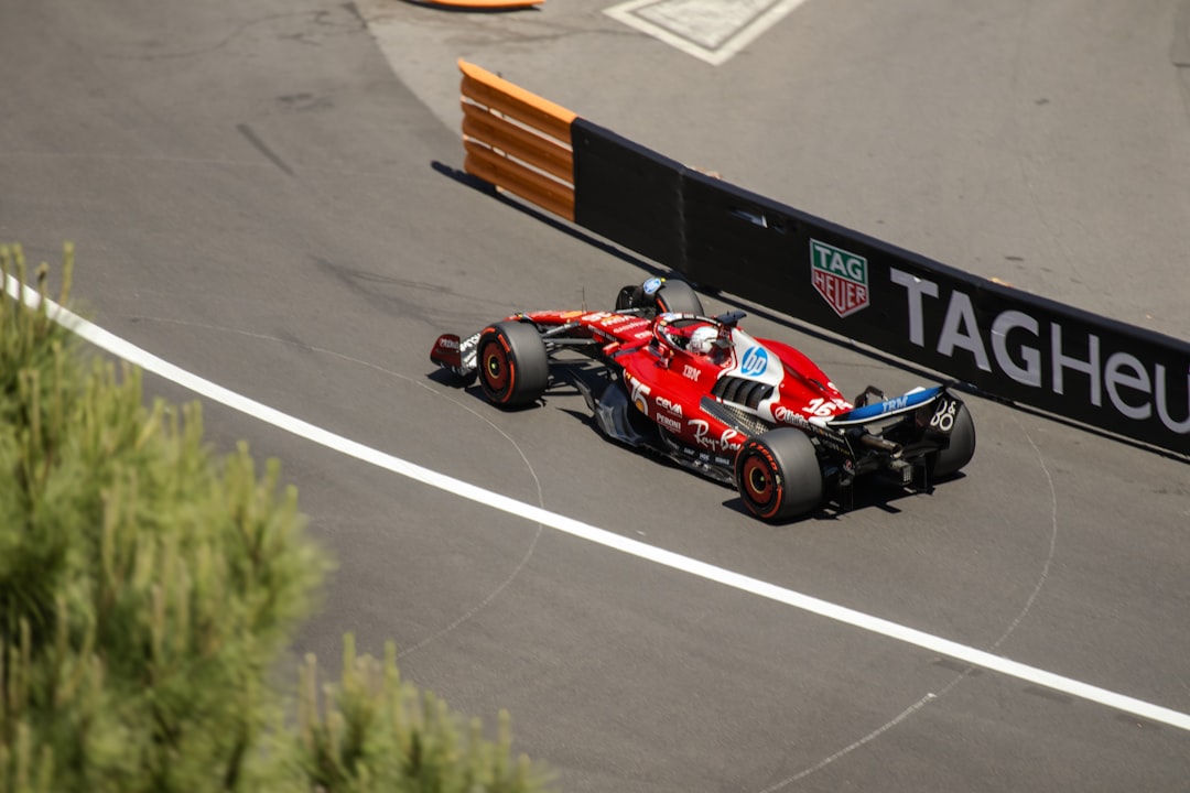 Haos și Strategie în Principat: De Vries și Rowland triumfă la Monaco E-Prix 2026