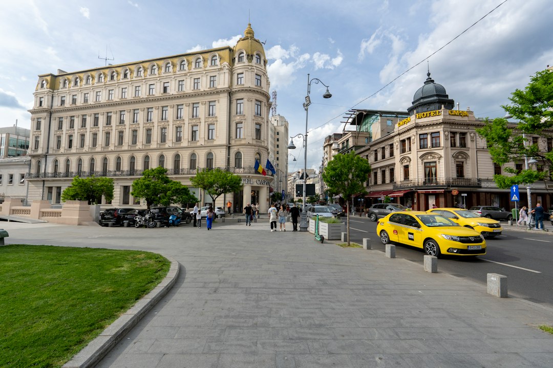 Piața Auto Românească, Într-un Peisaj Schimbător: Declin General, Ascensiune Electrică și Invazia Asiatică